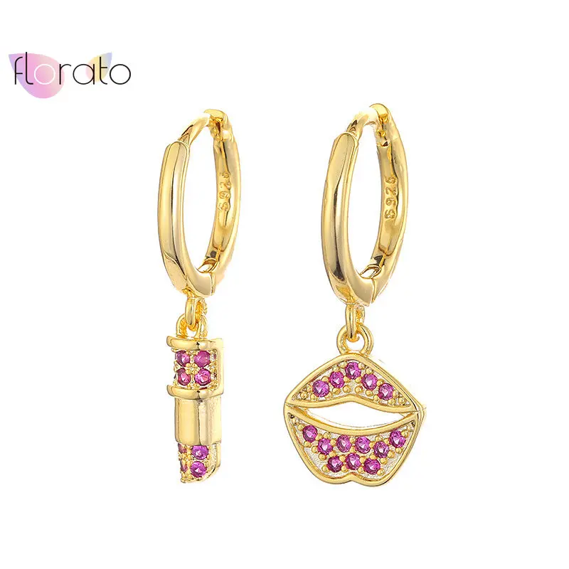 925 Sterling Silver Needle Charm Red Lips Pendant Hoop Earrings for Women Ladies INS Light Luxury Weekend Party Jewelry Earrings
925 Sterling Silver Needle Charm Red Lips Pendant Hoop Earrings for Women Ladies INS Light Luxury Weekend Party Jewelry Earrings