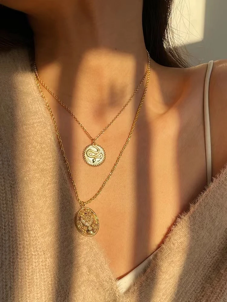 Exquisite Shiny Gold Coin Inlaid Zircon White Dove Hollow Pendant Fashion Ladies Stacking Coin Necklace Girls Charm Jewelry
Exquisite Shiny Gold Coin Inlaid Zircon White Dove Hollow Pendant Fashion Ladies Stacking Coin Necklace Girls Charm Jewelry