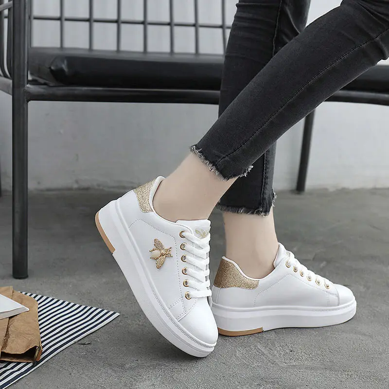 2022 New Versatile White Shoes Female Leather Waterproof Female Students Clip Board Lace up Casual Sneakers woman shoes
2022 New Versatile White Shoes Female Leather Waterproof Female Students Clip Board Lace up Casual Sneakers woman shoes