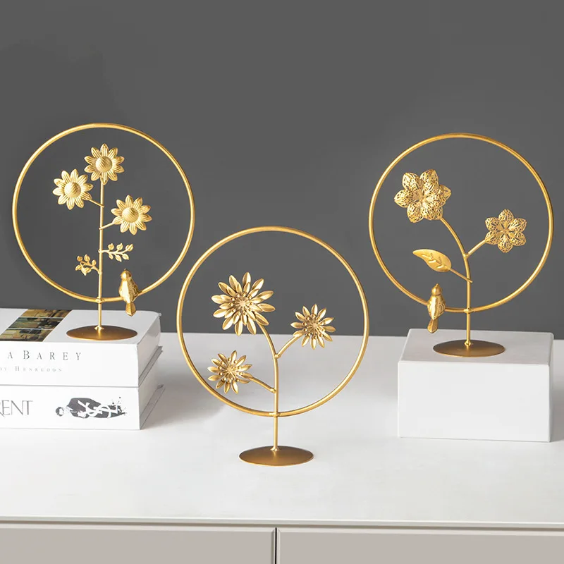Light Luxury Gold Iron Ornaments European Style Round Leafage Decor For Table Living Room Home Decoration Crafts Accessories
Light Luxury Gold Iron Ornaments European Style Round Leafage Decor For Table Living Room Home Decoration Crafts Accessories