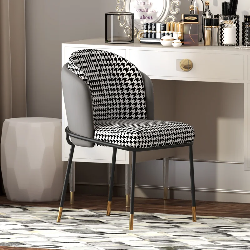 Mobile Dining Chairs Balcony Nordic Sofa Designer Luxury Garden Throne Manicure Chair Modern Chaise Coiffeuse Lounge Furniture
Mobile Dining Chairs Balcony Nordic Sofa Designer Luxury Garden Throne Manicure Chair Modern Chaise Coiffeuse Lounge Furniture