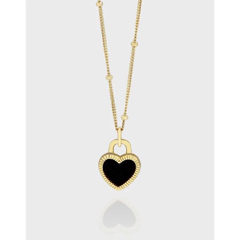 Niche Design Versatile Love Black and White Double-sided Onyx Necklace Plated Silver
Niche Design Versatile Love Black and White Double-sided Onyx Necklace Plated Silver