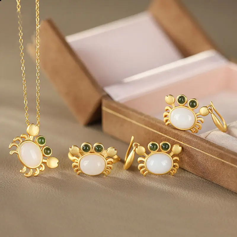 Chinese Palace Style Natural White Jade Crab Earrings Female Lucky Cute Little Crab Retro Exquisite Noble Jewelry Wholesale
Chinese Palace Style Natural White Jade Crab Earrings Female Lucky Cute Little Crab Retro Exquisite Noble Jewelry Wholesale