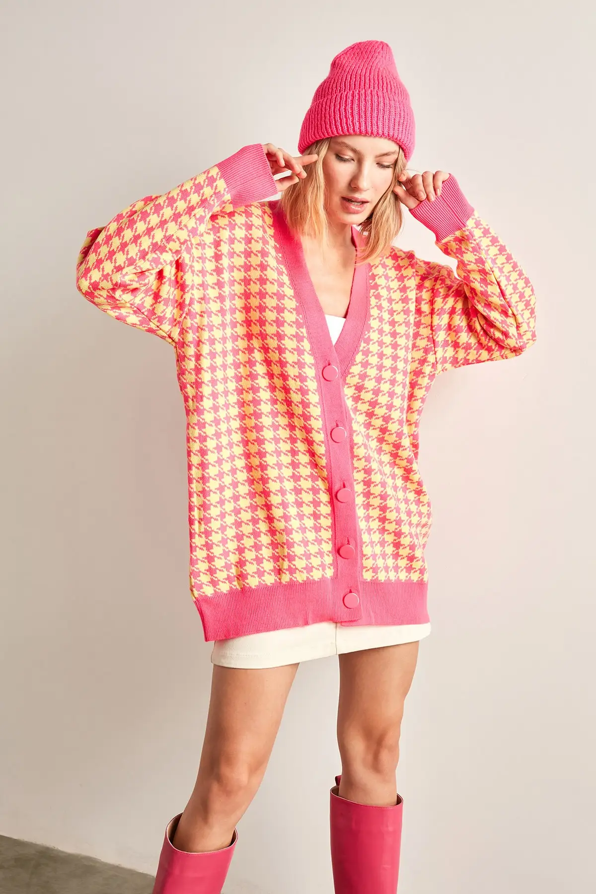 Women's Cardigan Pink Yellow Crow'S Foot Patterned sportswear Casual Knitted Quality Fashion Sweaters Loose Jumper
Women's Cardigan Pink Yellow Crow'S Foot Patterned sportswear Casual Knitted Quality Fashion Sweaters Loose Jumper