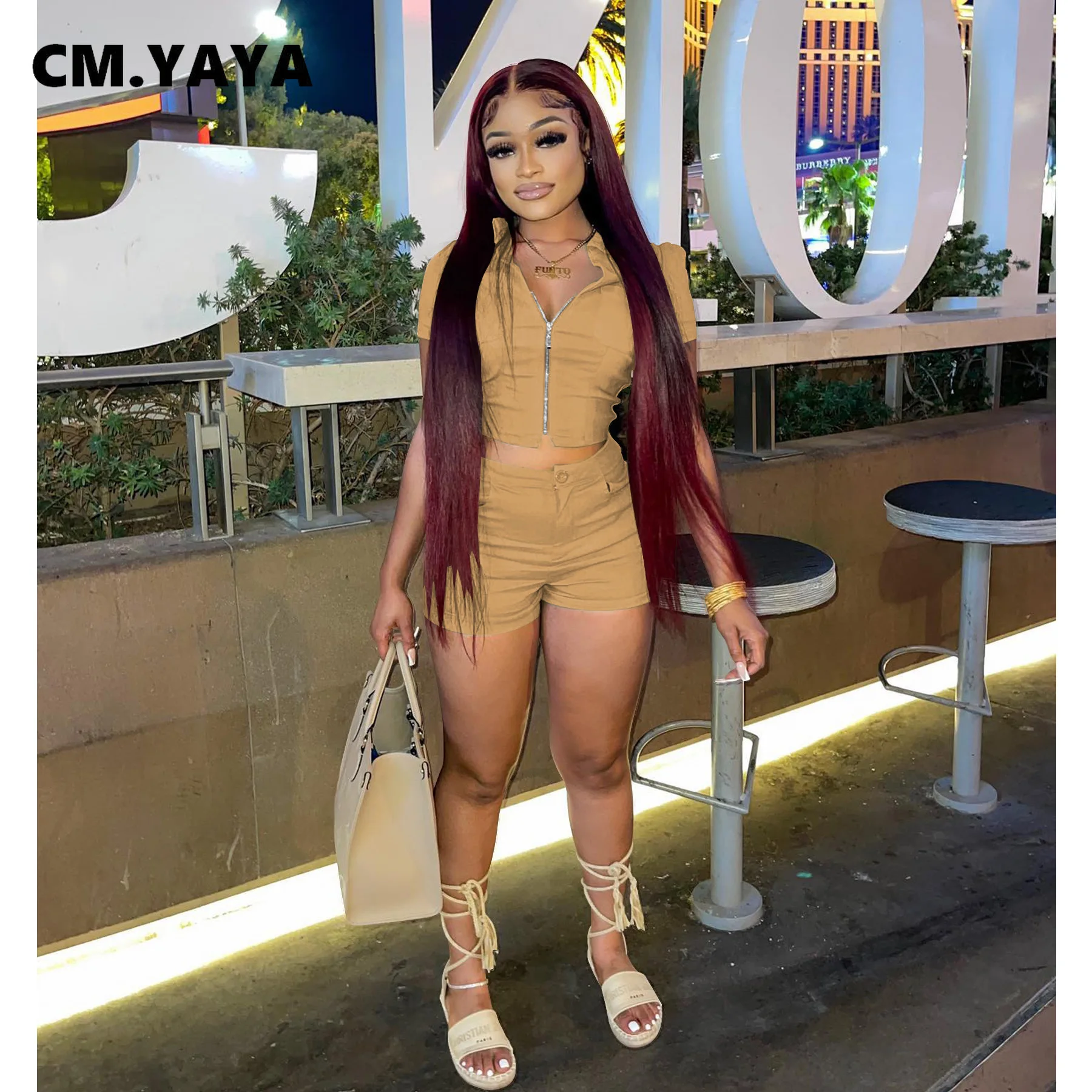 Женский спортивный костюм для активного отдыха CM.YAYA, спортивный комплект из двух предметов: куртка с коротким рукавом и шорты, спортивный ко... 
Женский спортивный костюм для активного отдыха CM.YAYA, спортивный комплект из двух предметов: куртка с коротким рукавом и шорты, спортивный ко...