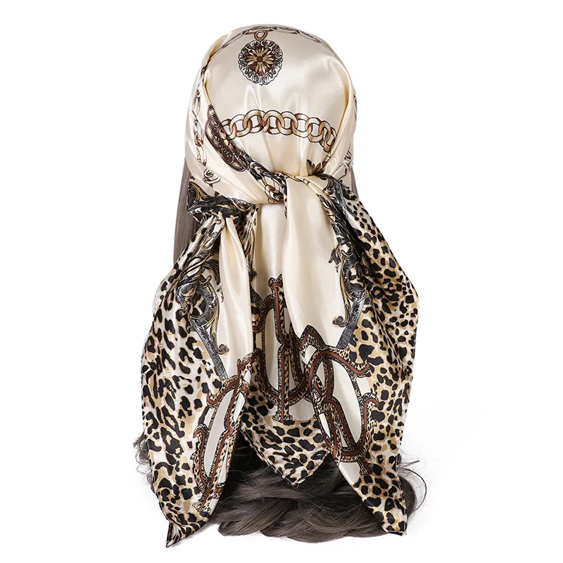 2023 Silk Scarf 90x90cm Luxury BrandDesigner Hair Print Head Large Handkerchief Hijab Shawl Women bandanna foulard muffler wrap
2023 Silk Scarf 90x90cm Luxury BrandDesigner Hair Print Head Large Handkerchief Hijab Shawl Women bandanna foulard muffler wrap