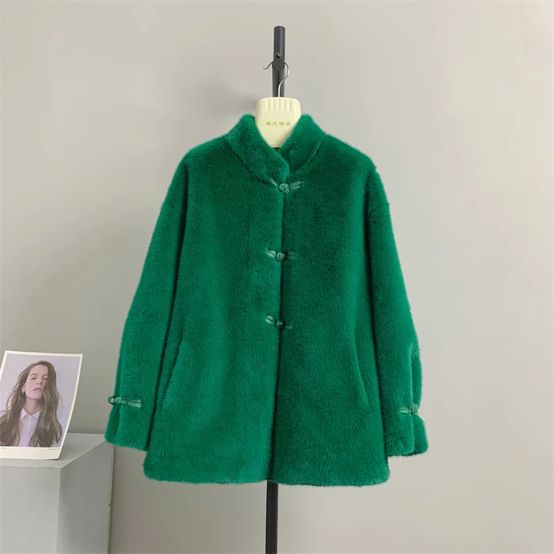100% натуральная шерсть в китайском стиле золотые молодые женщины 2023 Норковое меховое пальто средней длины теплое зимнее
100% натуральная шерсть в китайском стиле золотые молодые женщины 2023 Норковое меховое пальто средней длины теплое зимнее