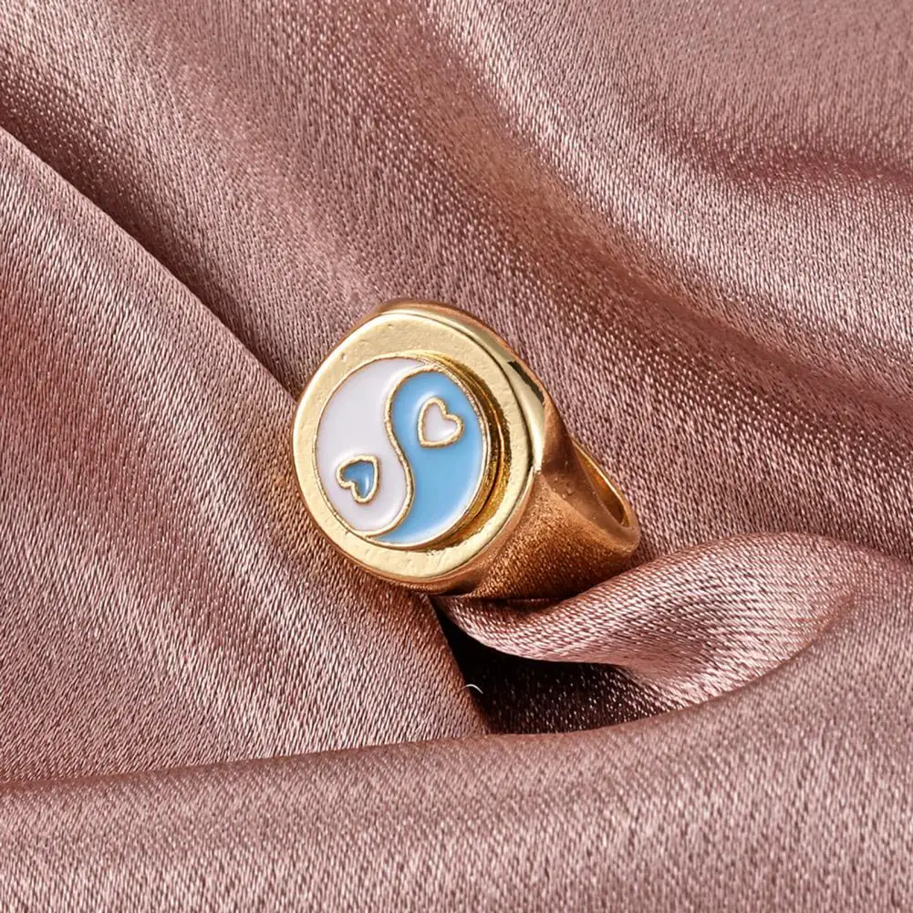 Ladies Ring Vintage Female Decorative Elegant Women Heart Flower Enamel Charm Ring Party Ring for Banquet
Ladies Ring Vintage Female Decorative Elegant Women Heart Flower Enamel Charm Ring Party Ring for Banquet