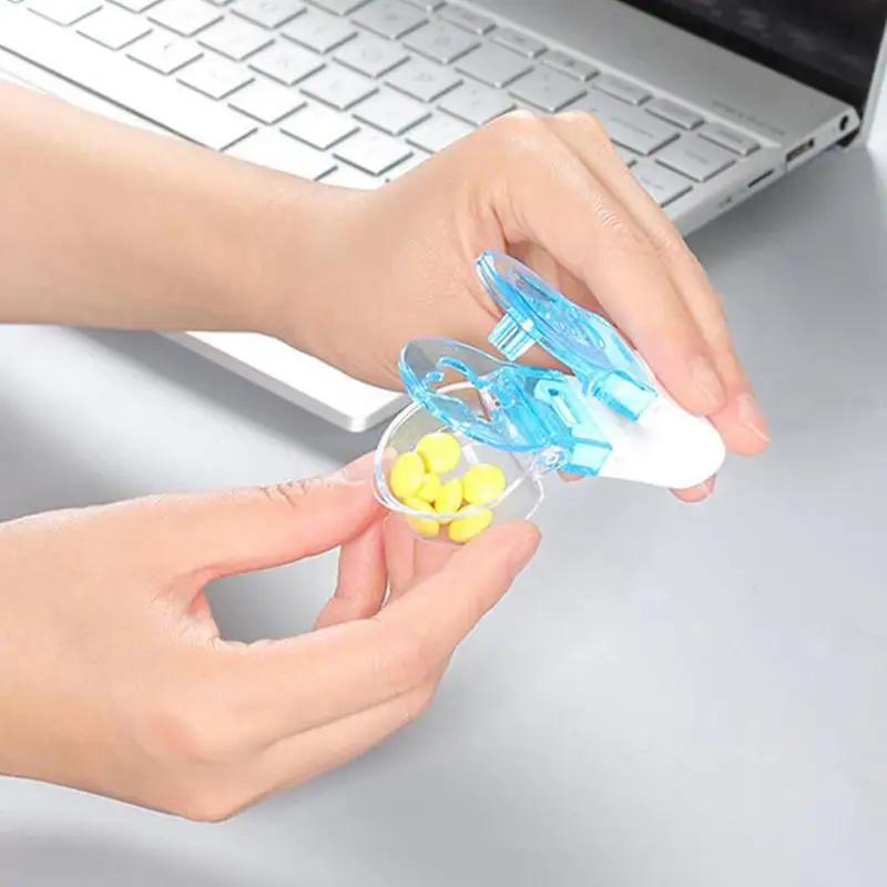 Portable Pill Taker Anti Pollution Artifact Medication Dispenser Pill Taker Cup Organizer for Vitamins Fish Oil Pill Popper
Portable Pill Taker Anti Pollution Artifact Medication Dispenser Pill Taker Cup Organizer for Vitamins Fish Oil Pill Popper