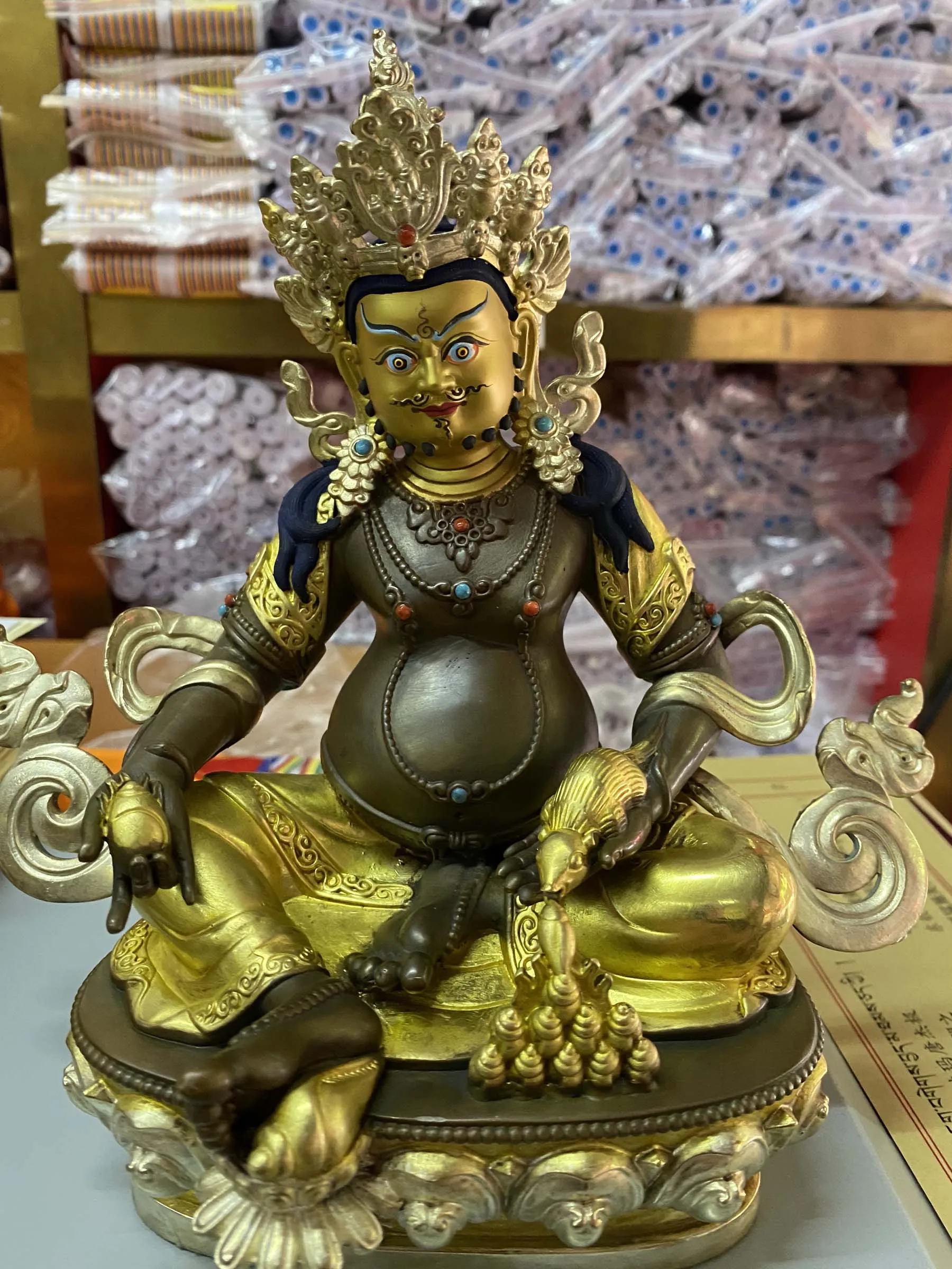 Tibet Nepal 5A High grade Good Buddha statue HOME Altar safety Protection Yellow Jambhala fortune god Gold-plated bronze statue
Tibet Nepal 5A High grade Good Buddha statue HOME Altar safety Protection Yellow Jambhala fortune god Gold-plated bronze statue
