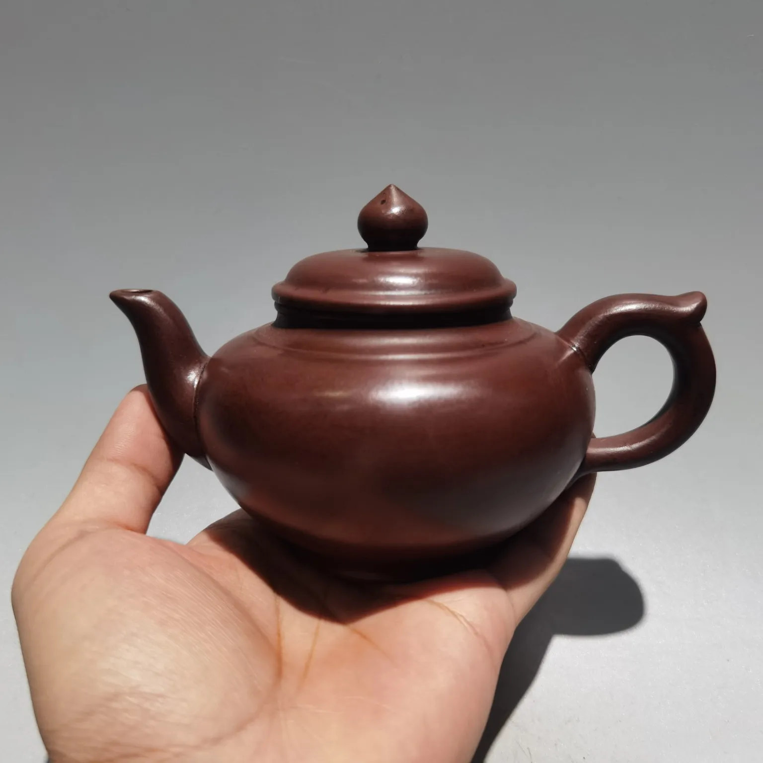 6" Chinese Yixing Zisha Pottery lotus seeds Sakura teapot purple clay pot kettle red mud Ornaments Gather fortune Town house
6" Chinese Yixing Zisha Pottery lotus seeds Sakura teapot purple clay pot kettle red mud Ornaments Gather fortune Town house