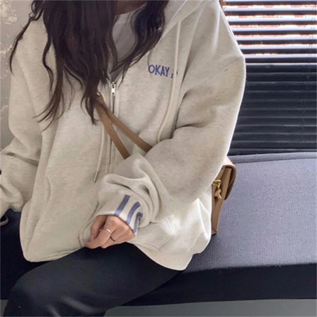 Long-sleeve Sweater Women's Spring and Autumn Zipper Coat Ins Versatile Top 2022 New Small Korean Version
Long-sleeve Sweater Women's Spring and Autumn Zipper Coat Ins Versatile Top 2022 New Small Korean Version