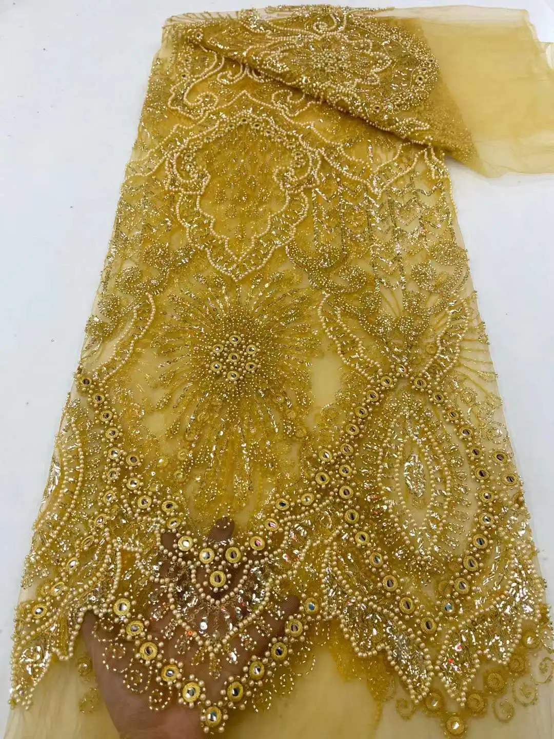 Luxurious French High -End Heavy Beaded Lace Fabric 2023 Latest African With Sequins Fabric For Wedding Dress Sewing
Luxurious French High -End Heavy Beaded Lace Fabric 2023 Latest African With Sequins Fabric For Wedding Dress Sewing
