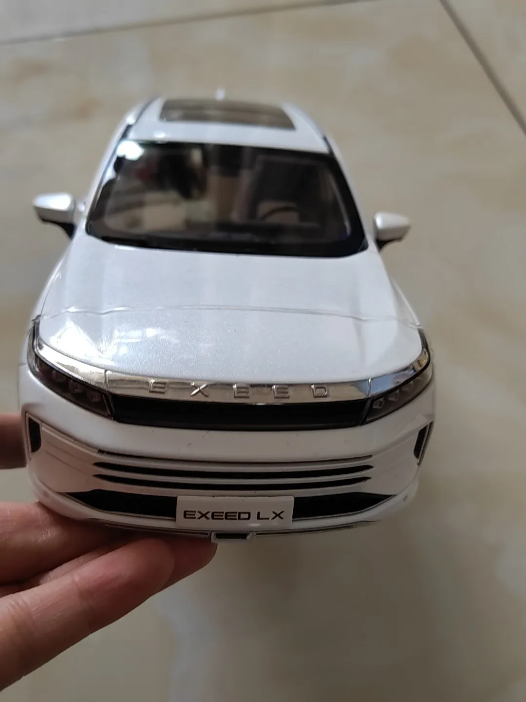 1:18 Diecast Model for Chery Exeed LX 2022 SUV Alloy Toy Car Miniature Collection Gifts TXL VX
1:18 Diecast Model for Chery Exeed LX 2022 SUV Alloy Toy Car Miniature Collection Gifts TXL VX