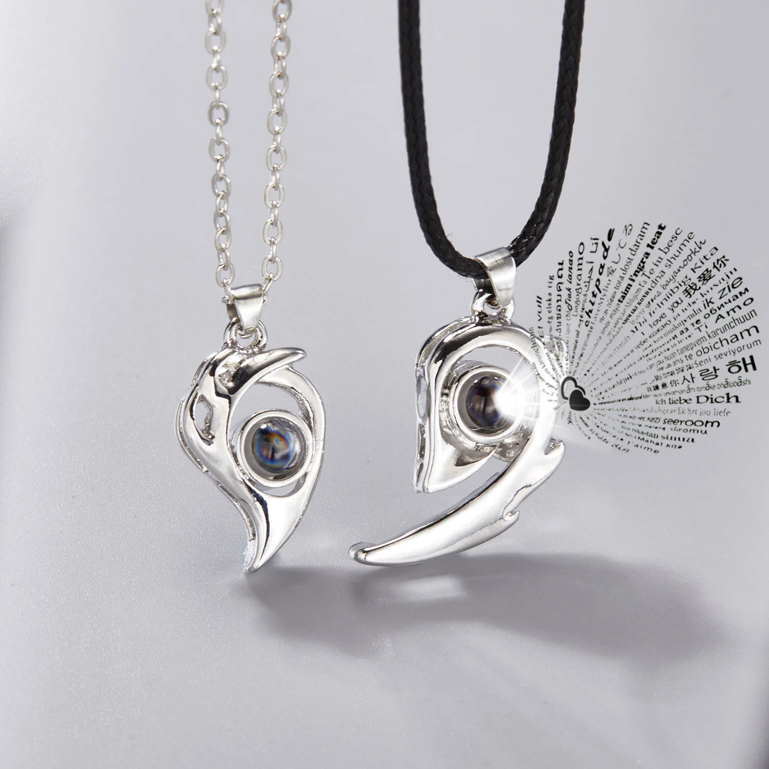 ZXMJ Love Magnetic Attraction Necklaces Hot Sale Couple Necklace for Women Projection 100 Languages of "I Love You" Necklace Set
ZXMJ Love Magnetic Attraction Necklaces Hot Sale Couple Necklace for Women Projection 100 Languages of "I Love You" Necklace Set