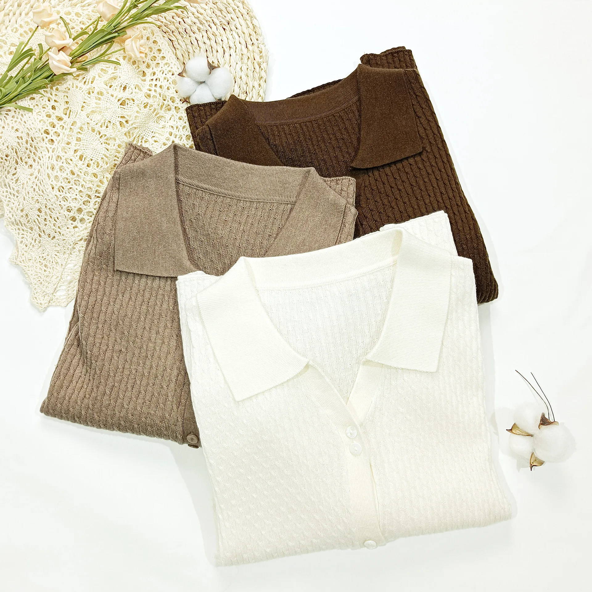Women Twisted Solid Color Knit Cardigan Turn-Down Collar Simple Fashion Knitwear Sweater
Women Twisted Solid Color Knit Cardigan Turn-Down Collar Simple Fashion Knitwear Sweater
