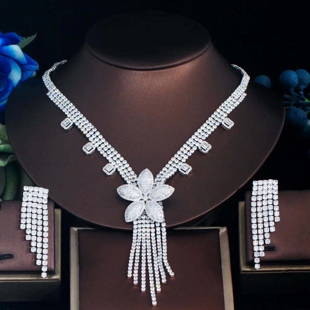 ThreeGraces Luxury Cubic Zirconia Crystal Silver Color Big Flower Necklace and Earrings Bridal Jewelry Set for Women Party TZ953
ThreeGraces Luxury Cubic Zirconia Crystal Silver Color Big Flower Necklace and Earrings Bridal Jewelry Set for Women Party TZ953