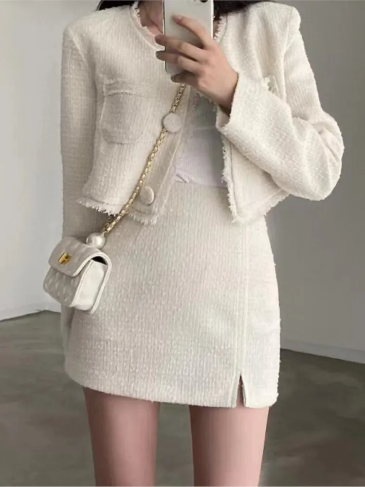 Autumn Tweed 2 Two Piece Set Women Fringe Korean Loose Long Sleeve Ladies Cropped Coat Split Modis Bodycon Woman Mini Skirt 2023
Autumn Tweed 2 Two Piece Set Women Fringe Korean Loose Long Sleeve Ladies Cropped Coat Split Modis Bodycon Woman Mini Skirt 2023