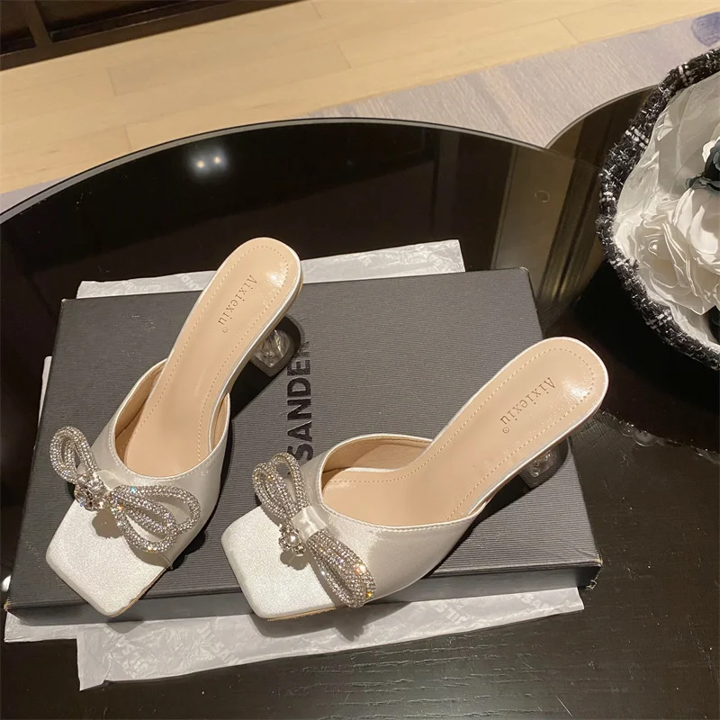 Women Pumps Square Toe Silk Slippers High Heels Sandals 2022 Summer New Butterfly-Knot Ladies Heeled Shoes For Female Slides
Women Pumps Square Toe Silk Slippers High Heels Sandals 2022 Summer New Butterfly-Knot Ladies Heeled Shoes For Female Slides