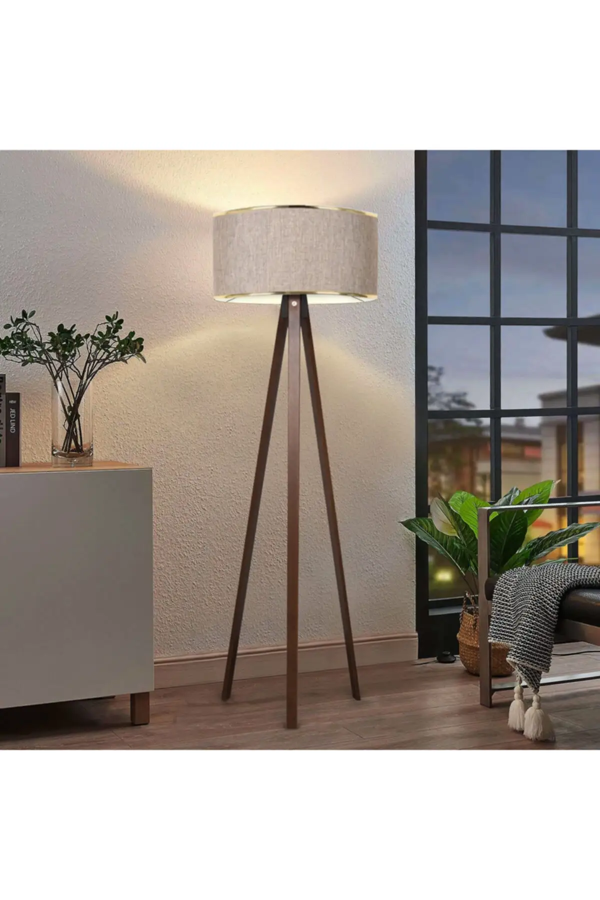 Золотая Напольная Лампа Kumbeji с корпусом
Золотая Напольная Лампа Kumbeji с корпусом