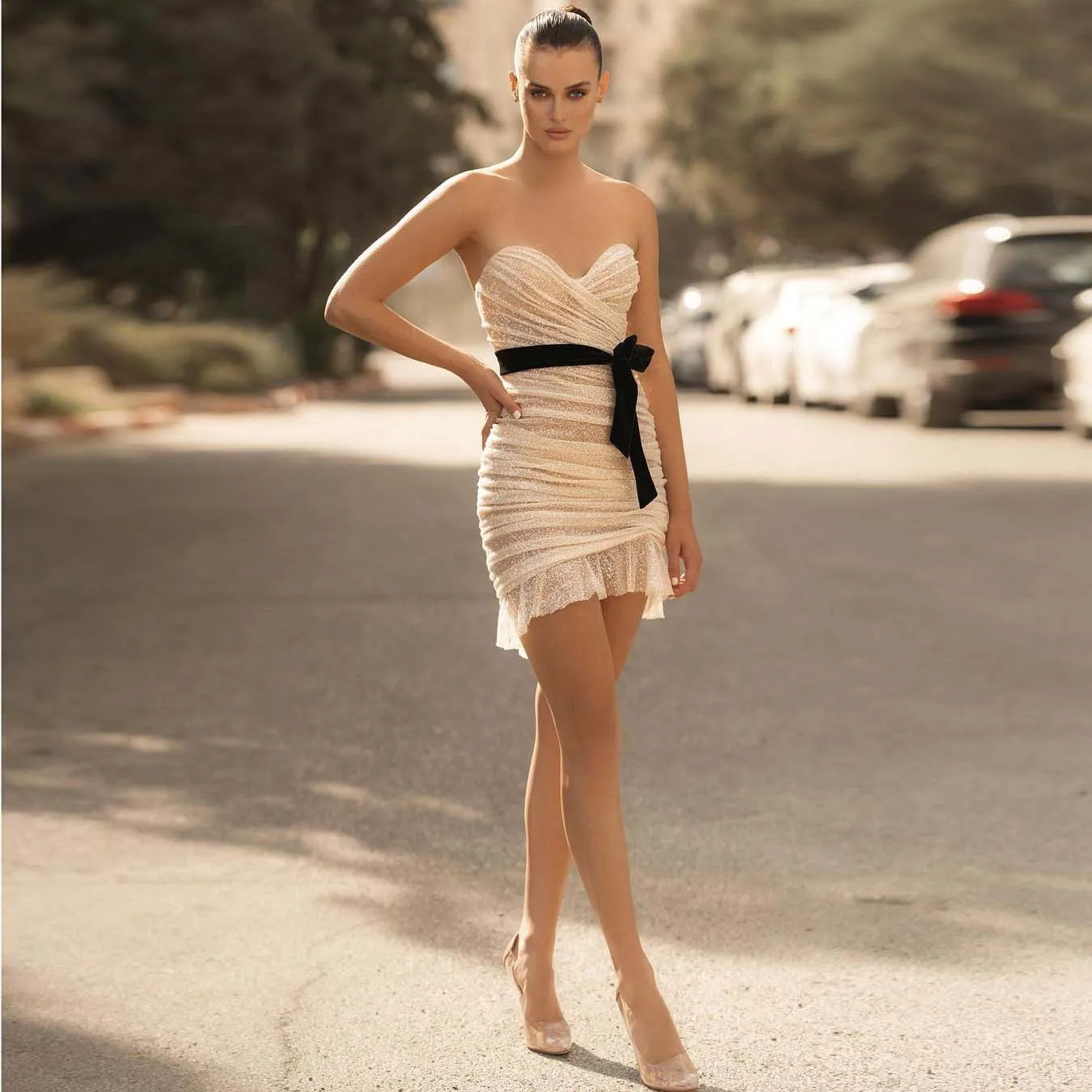 White Fashion Sexy Classic Evening Dress Strapless Ribbon Trim Short Dress Photography Custom Made Mini Prom Dress Plus Size
White Fashion Sexy Classic Evening Dress Strapless Ribbon Trim Short Dress Photography Custom Made Mini Prom Dress Plus Size