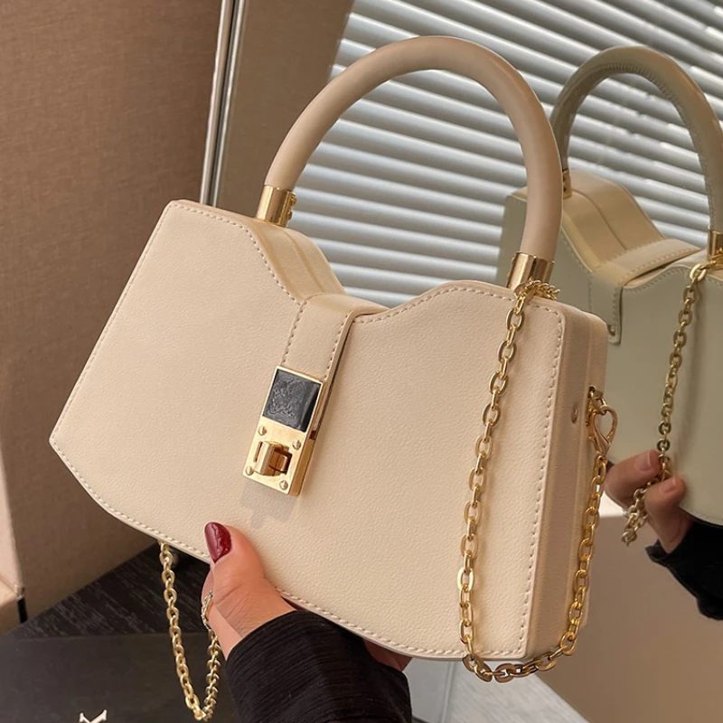 Ins High Quality Hard Box Shape PU Leather Crossbody Bag with Short Handle for Women 2023 Spring Chain Handbags Lady Cute Tote
Ins High Quality Hard Box Shape PU Leather Crossbody Bag with Short Handle for Women 2023 Spring Chain Handbags Lady Cute Tote