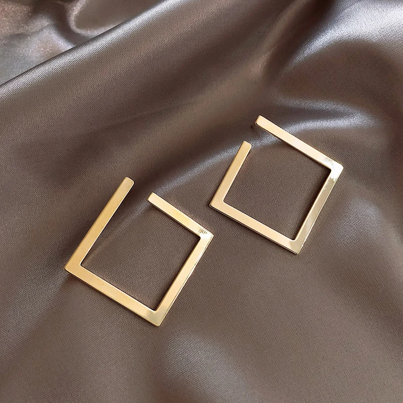 2022 Trend Vintage Simple Square Earrings Fashion Cold Wind Exaggerated Stud Earring for Women Jewelry Charm Womans Accessories
2022 Trend Vintage Simple Square Earrings Fashion Cold Wind Exaggerated Stud Earring for Women Jewelry Charm Womans Accessories