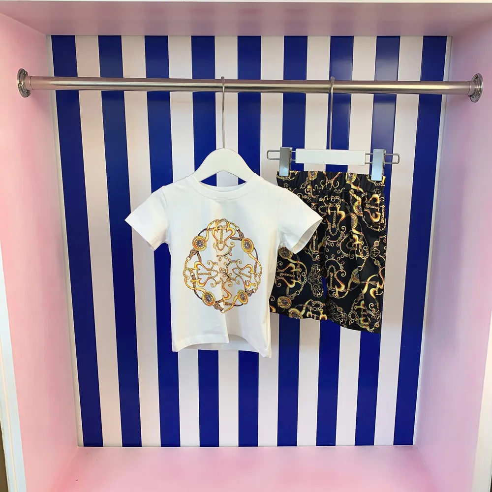 Children's Clothing Boys Summer Sets 2022 Designer Kids Clothes Fashion Print T-shirt Stripe Shorts Suit Baby Boys Short Outfits
Children's Clothing Boys Summer Sets 2022 Designer Kids Clothes Fashion Print T-shirt Stripe Shorts Suit Baby Boys Short Outfits