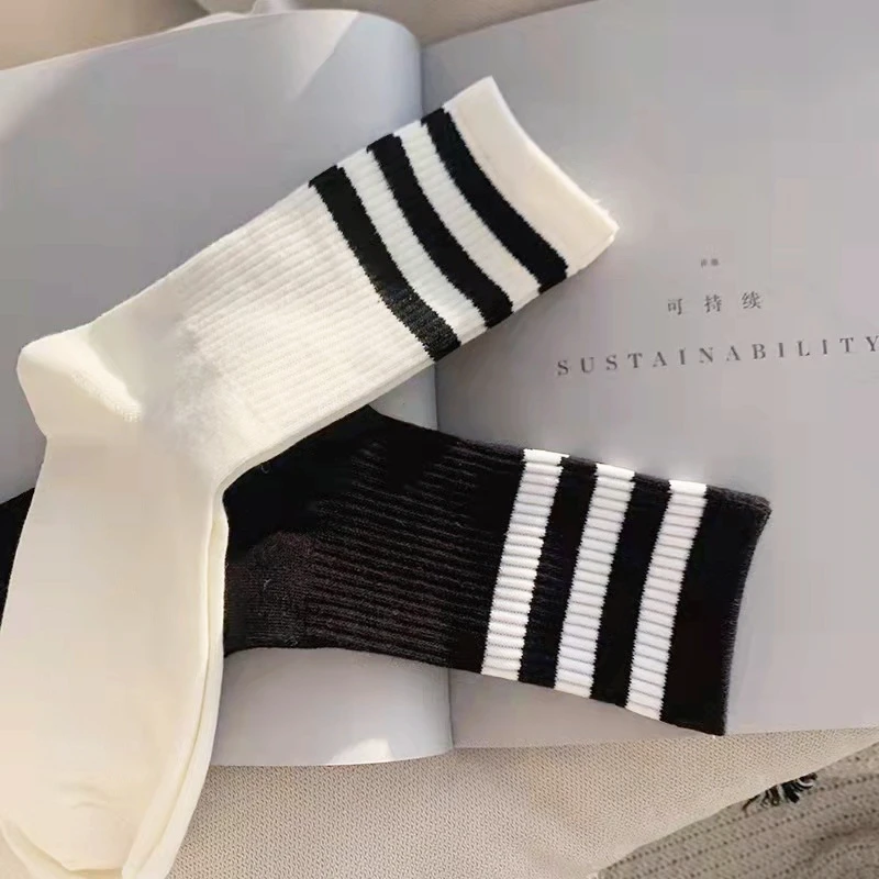 Hot Sale 2023 Fashion Socks Street Hip Hop Skateboard Striped Mid Tube Socks Solid Color Breathable Cotton Socks
Hot Sale 2023 Fashion Socks Street Hip Hop Skateboard Striped Mid Tube Socks Solid Color Breathable Cotton Socks