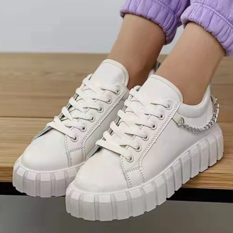 Кроссовки женские с металлической цепочкой, повседневная спортивная обувь на платформе, на шнуровке, Вулканизированная подошва, черные, бе... 
Кроссовки женские с металлической цепочкой, повседневная спортивная обувь на платформе, на шнуровке, Вулканизированная подошва, черные, бе...