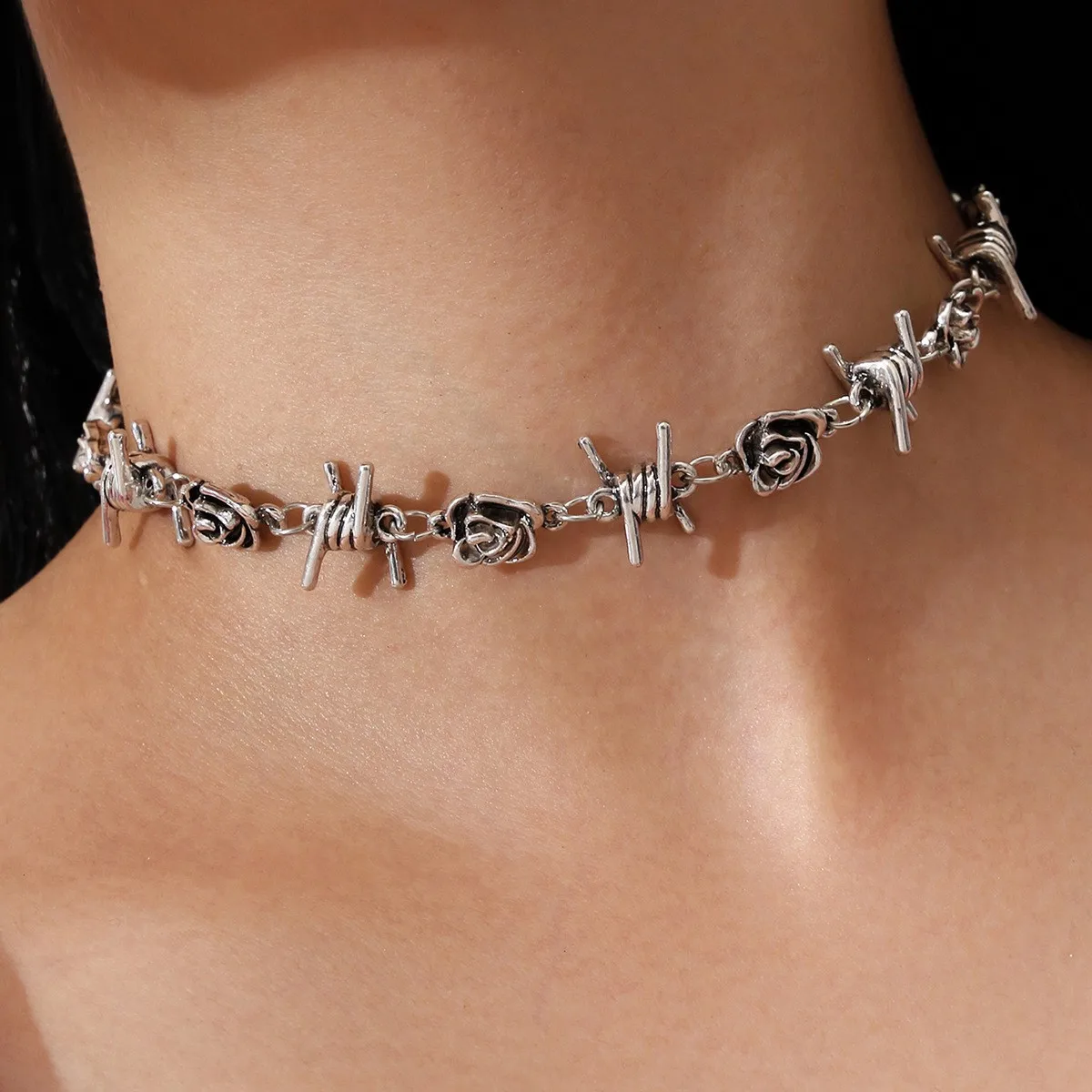 Oil Drop Rose Thorn Necklace Trend Personality Clavicle Chain European and American Style Ladies High Quality Necklace
Oil Drop Rose Thorn Necklace Trend Personality Clavicle Chain European and American Style Ladies High Quality Necklace