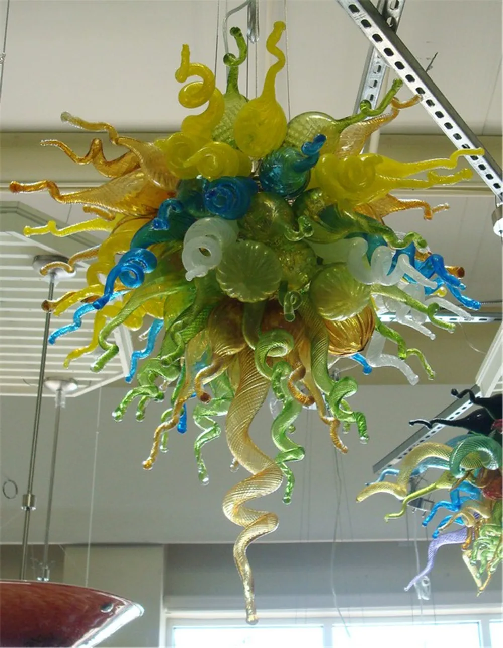Hot Sale Long Chandelier Modern Art Hotel Lobby Stained Color Ceiling Light Luxury Interior Large Hand Blown Lamp
Hot Sale Long Chandelier Modern Art Hotel Lobby Stained Color Ceiling Light Luxury Interior Large Hand Blown Lamp
