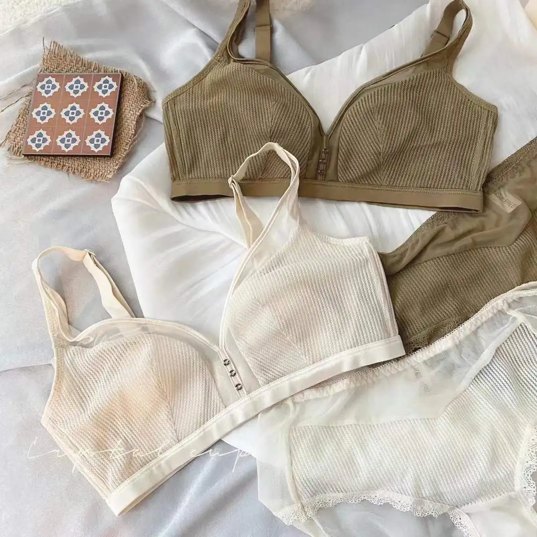Women's Underwear Simple Cloud Sense Lightweight Large Chest Small Bra No Steel Ring Solid Dressing Slimming Rabbit Ear Cup Bra
Women's Underwear Simple Cloud Sense Lightweight Large Chest Small Bra No Steel Ring Solid Dressing Slimming Rabbit Ear Cup Bra