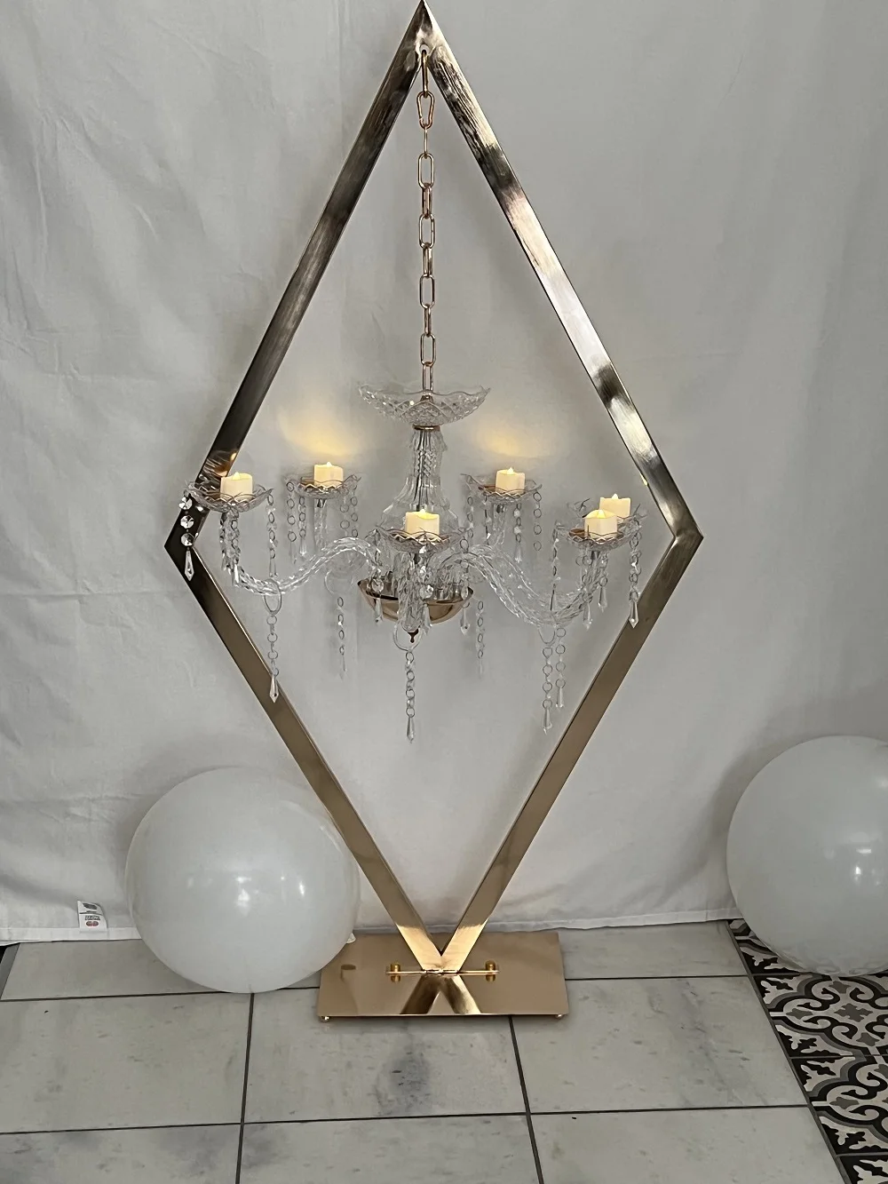 6pcs Metal Candelabra Acrylic Candle Holders Wedding Table Centerpieces Flower Stands Vases Road Lead Party Decoration
6pcs Metal Candelabra Acrylic Candle Holders Wedding Table Centerpieces Flower Stands Vases Road Lead Party Decoration