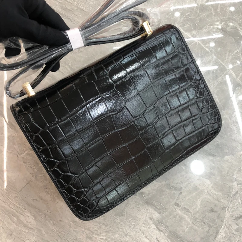 Retro fashion crocodile leather underarm bag ladies new solid color shoulder bag multifunctional flip small bag Crossbody bag
Retro fashion crocodile leather underarm bag ladies new solid color shoulder bag multifunctional flip small bag Crossbody bag