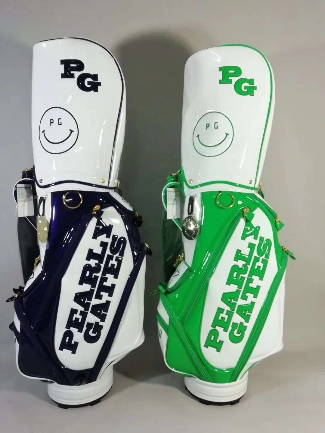 Japan and South Korea's new PG smiley four-color crystal material standard golf bag for men and women, waterproof and wear-r
Japan and South Korea's new PG smiley four-color crystal material standard golf bag for men and women, waterproof and wear-r