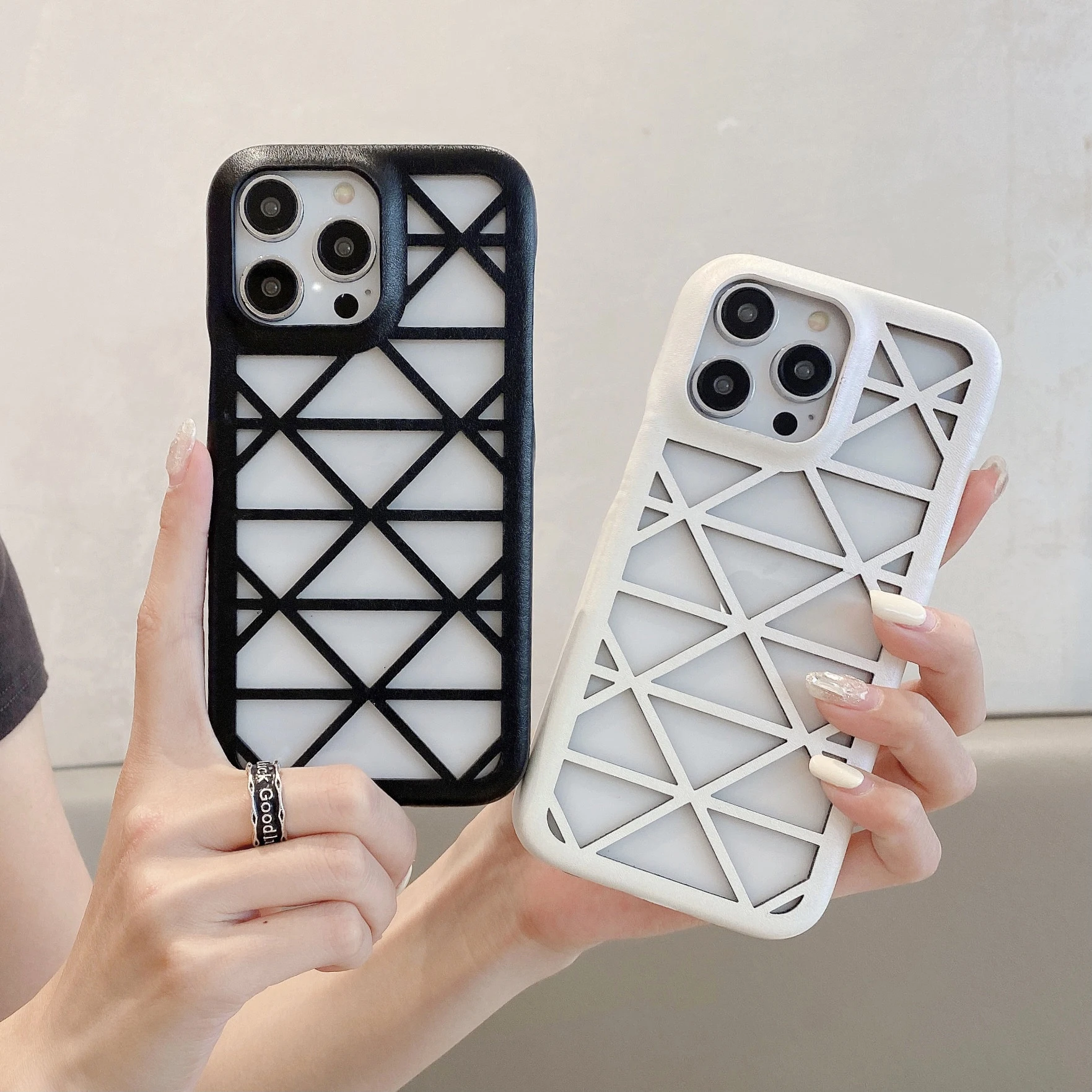 Fashion Leather Ultra Slim Heat Dissipation Flexible Case For iPhone 14 13 Pro Max 12 Trianlge Grids Thin Radiating Hollow Cover
Fashion Leather Ultra Slim Heat Dissipation Flexible Case For iPhone 14 13 Pro Max 12 Trianlge Grids Thin Radiating Hollow Cover