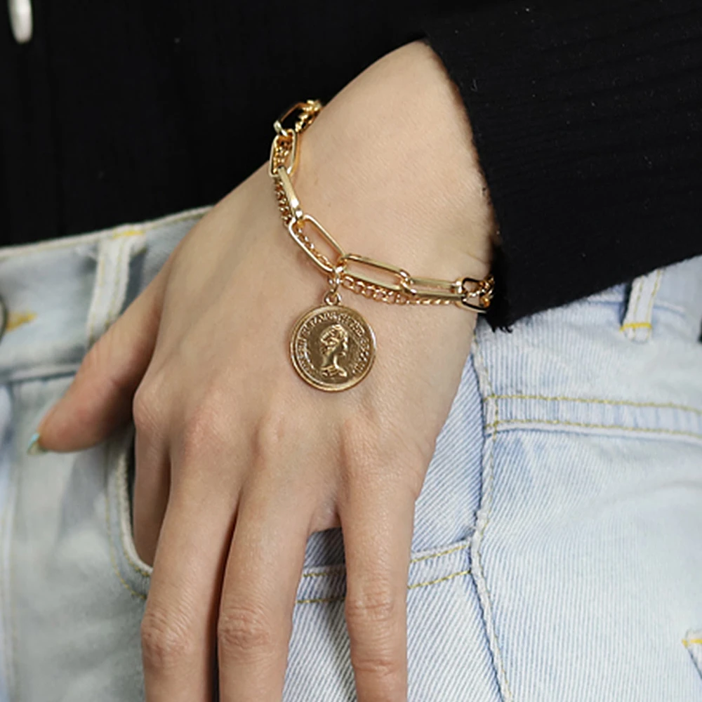 Trend Lucky Pendant Bracelet Female Fashion Wild Niche Design Geometric Double-layer Girlfriends Couple Chain Punk Jewelry Gift
Trend Lucky Pendant Bracelet Female Fashion Wild Niche Design Geometric Double-layer Girlfriends Couple Chain Punk Jewelry Gift