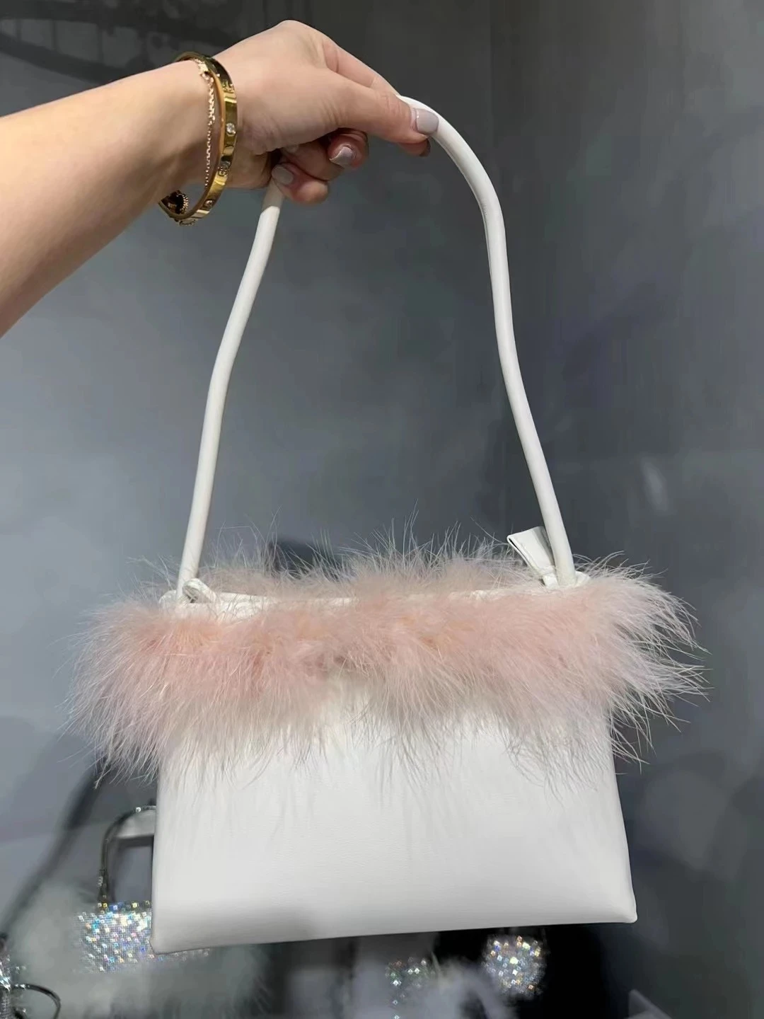 

Autumn Winter Luxury Ostrich Feather Textured Soft Leather Bucket Bag Women's Handbag Lady Purse Tote Bag Shoulder Underarm Bag