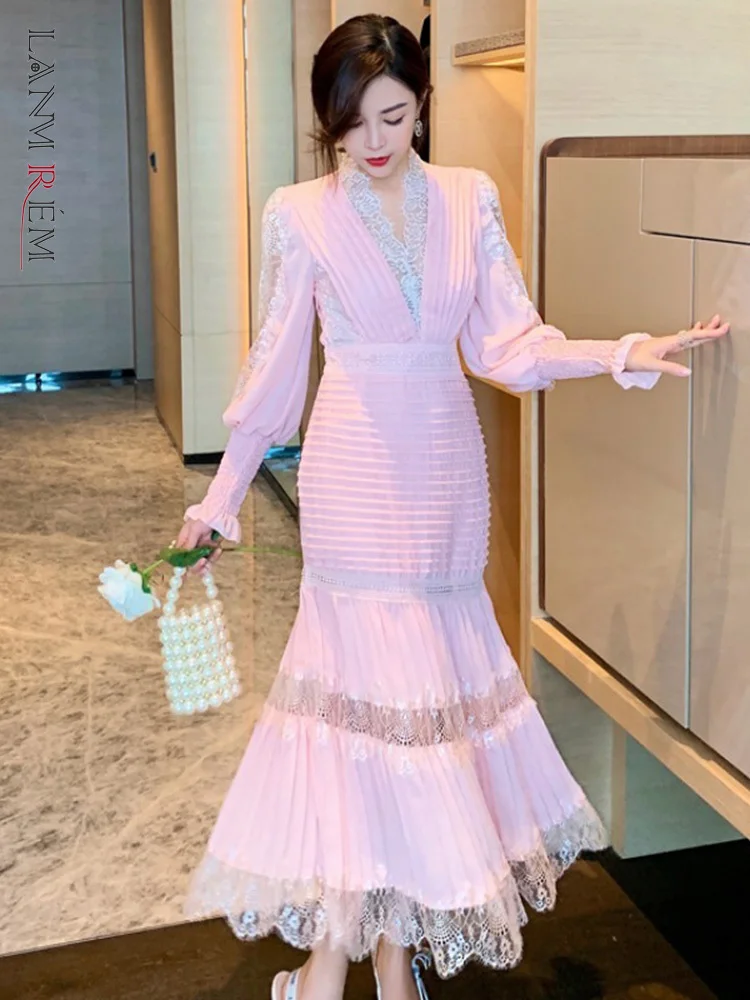 LANMREM Women Dress New V-neck Lantern Sleeve With Lace Pleated Slim Temperament Fashion Tide Autumn 2022 2H617
LANMREM Women Dress New V-neck Lantern Sleeve With Lace Pleated Slim Temperament Fashion Tide Autumn 2022 2H617