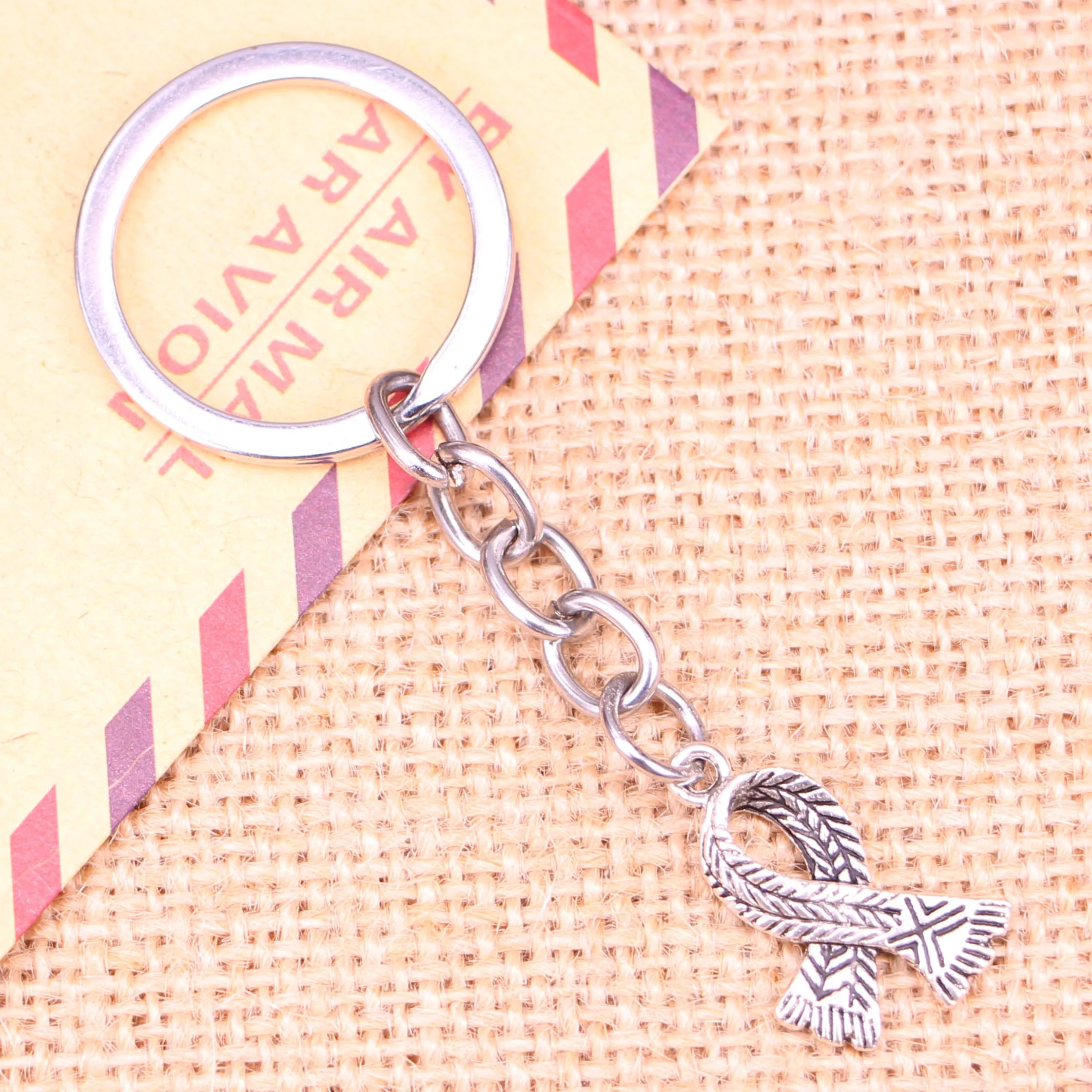 20pcs New Fashion Keychain 23x16mm scarf Pendants DIY Men Jewelry Car Key Chain Ring Holder Souvenir For Gift
20pcs New Fashion Keychain 23x16mm scarf Pendants DIY Men Jewelry Car Key Chain Ring Holder Souvenir For Gift