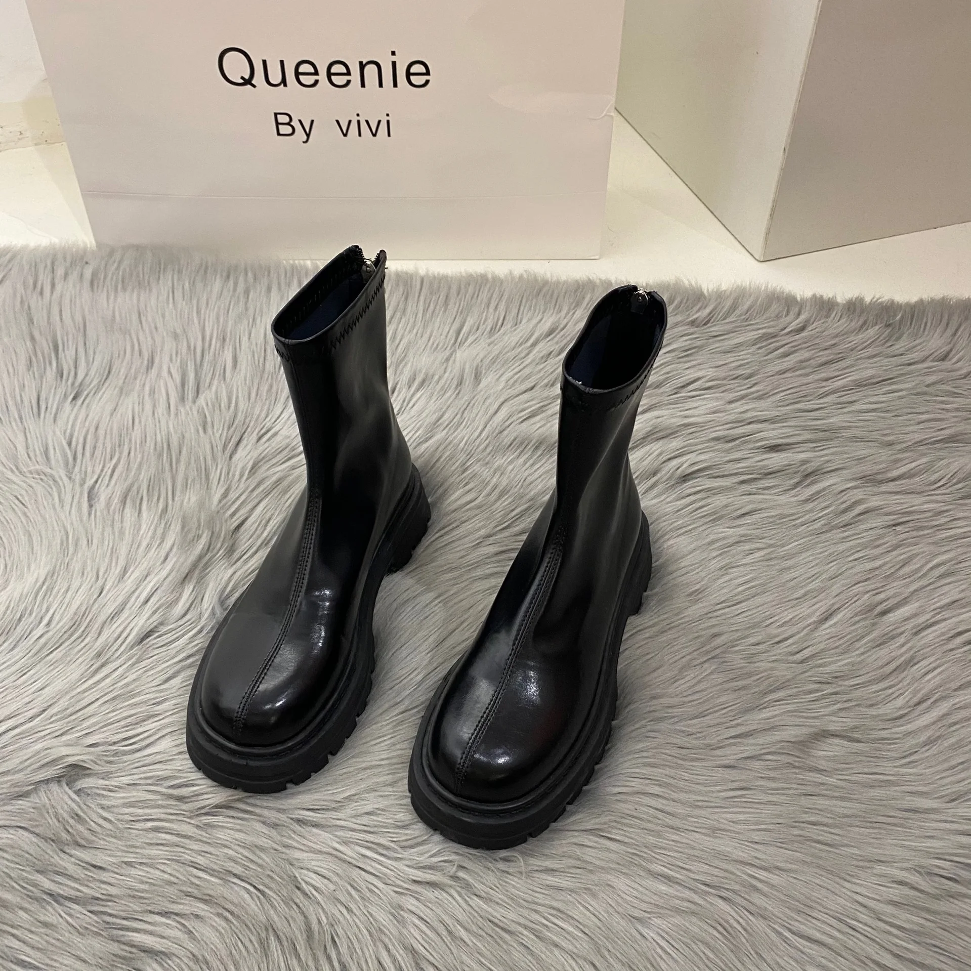 2022 New Zipper Women's Boots Thick-Soled White Boots Brown Korean Ladies Ankle Shoes Fashion Solid Black Female Short Boots
2022 New Zipper Women's Boots Thick-Soled White Boots Brown Korean Ladies Ankle Shoes Fashion Solid Black Female Short Boots