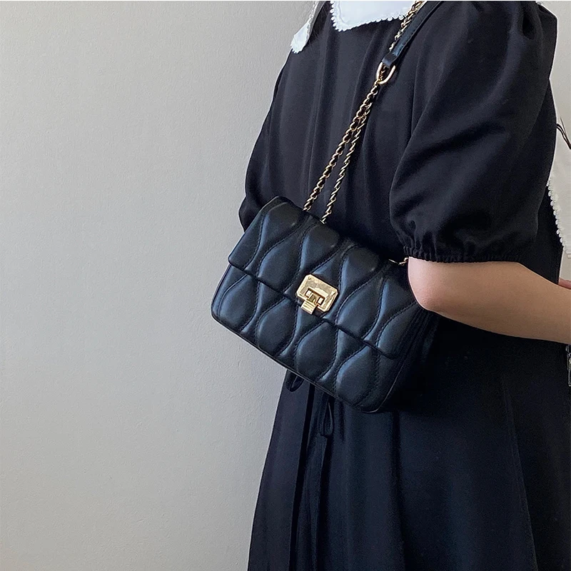 2022 Niche New Women's Bag Shoulder Bag Rhombus Chain Bag All-match Ins Messenger Bag Satchels
2022 Niche New Women's Bag Shoulder Bag Rhombus Chain Bag All-match Ins Messenger Bag Satchels