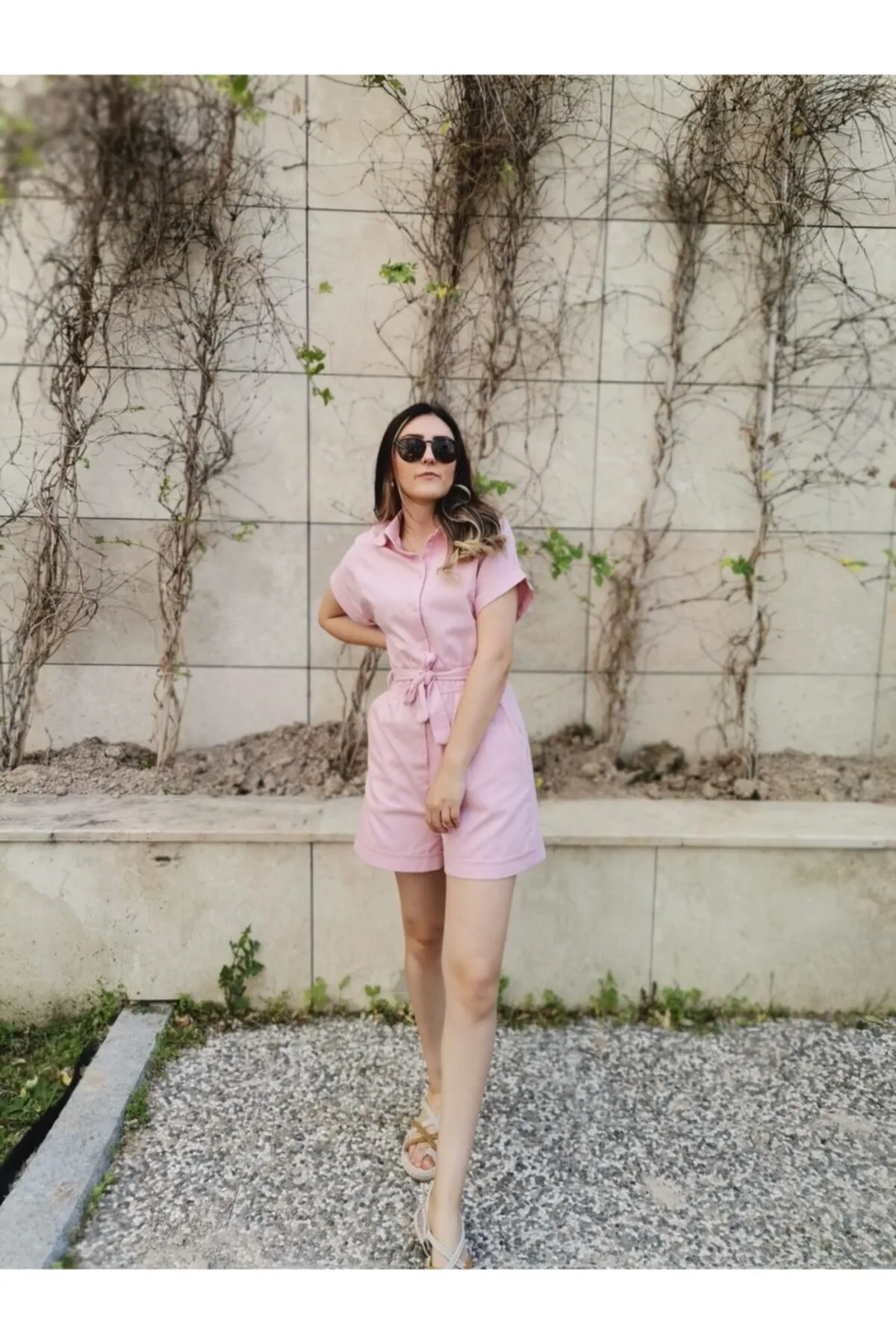 Women's Overalls Pink Belted Shorts Jumpsuit Hot Style Quality Fabric Sleeveless Baggy Trousers Casual Jumpsuit
Women's Overalls Pink Belted Shorts Jumpsuit Hot Style Quality Fabric Sleeveless Baggy Trousers Casual Jumpsuit