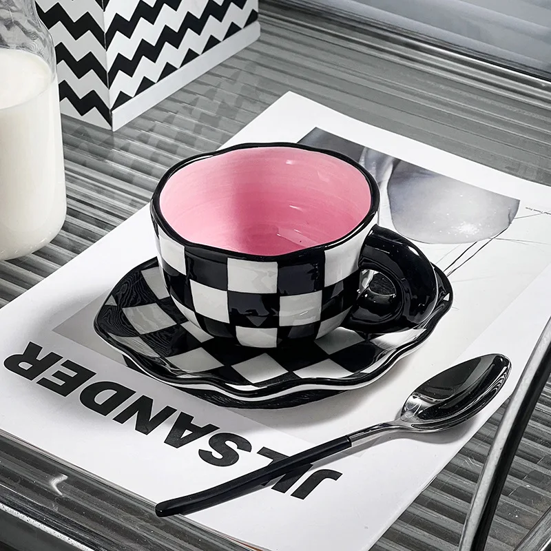 INS Style Ceramic Hand Pinched Black and White Plaid Coffee Cup and Dish Set Cute and Creative Hand Painted Ceramic Cup
INS Style Ceramic Hand Pinched Black and White Plaid Coffee Cup and Dish Set Cute and Creative Hand Painted Ceramic Cup