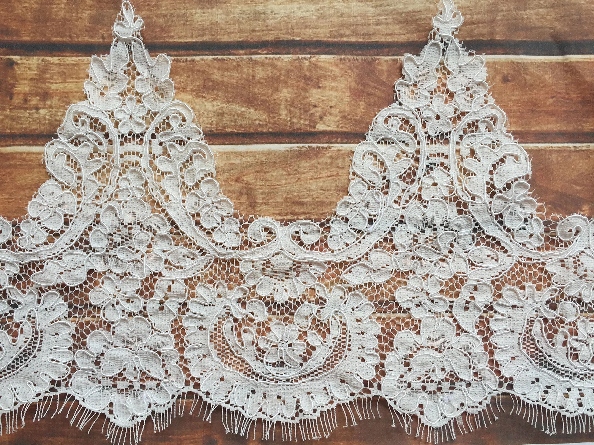 Contracted Style Handmade Eyelash Embroidery Lace Trim Boards With Guipure 
Contracted Style Handmade Eyelash Embroidery Lace Trim Boards With Guipure