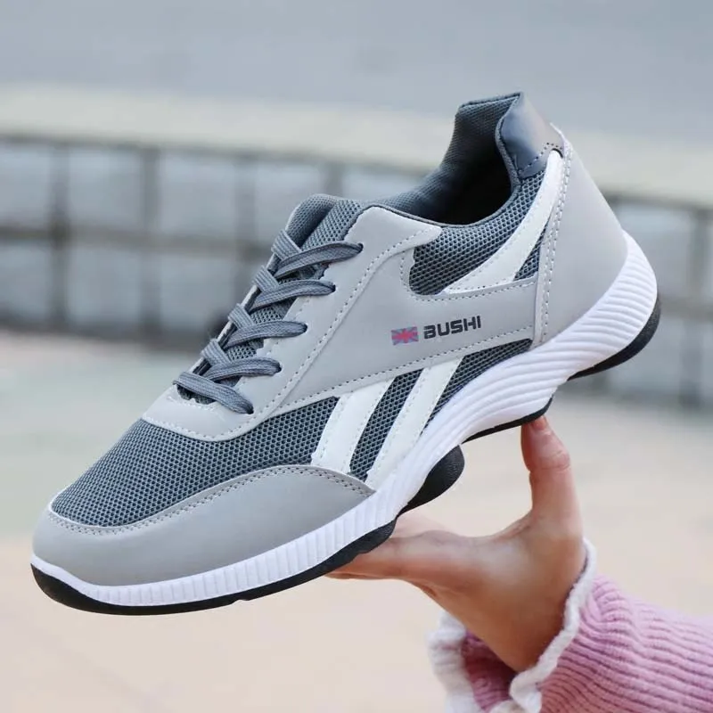 Men's Running Shoes, Breathable, Lightweight Outdoor Casual Shoes, New Comfortable and Fashionable Low-top Mesh Sneakers
Men's Running Shoes, Breathable, Lightweight Outdoor Casual Shoes, New Comfortable and Fashionable Low-top Mesh Sneakers