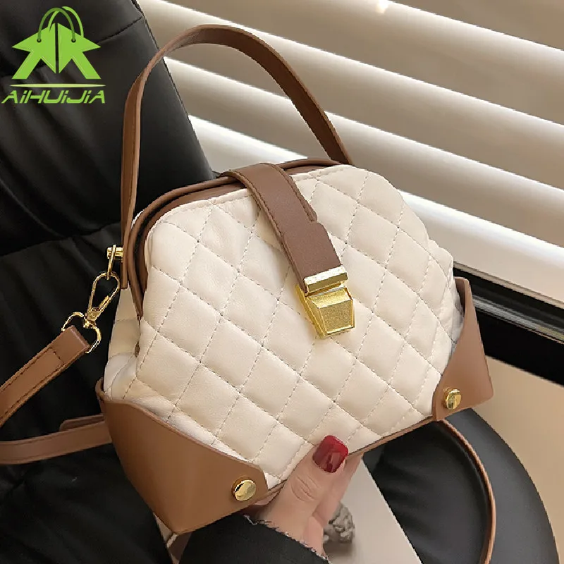 Fashion Lingge Shoulder Bag for Women 2022 New High Quality Soft Pu Leather Handbag Luxury Designer Female Small Messenger Bags
Fashion Lingge Shoulder Bag for Women 2022 New High Quality Soft Pu Leather Handbag Luxury Designer Female Small Messenger Bags