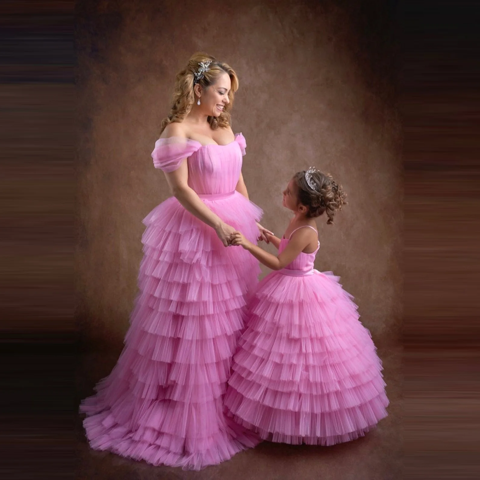 Pink Mother And Daughter Matching Dresses For Family Look Photo Shoot Tiered Latered Cap Sleeves Ball Gown Flower Girl Party G
Pink Mother And Daughter Matching Dresses For Family Look Photo Shoot Tiered Latered Cap Sleeves Ball Gown Flower Girl Party G