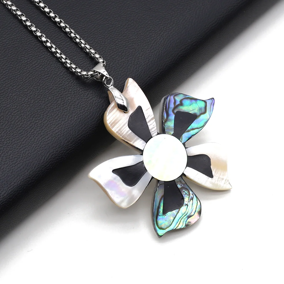 Natural Mother-of-pearl Shell Pendant Necklace Flower Shape Shell for Women Fashion Necklace Jewelry Party Gifts
Natural Mother-of-pearl Shell Pendant Necklace Flower Shape Shell for Women Fashion Necklace Jewelry Party Gifts